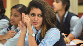 Famous Actress Priya Prakash – Varrier New Romance Scene Viral Online