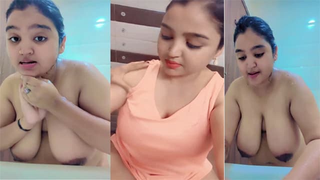 Desi Lady Showing big boobs while bathing video