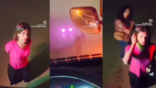 Desi girl showing her pussy to a truck driver on the road video