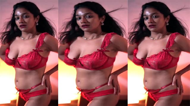 Lavanya Manickam Bikini Teasing Hot Ass Wiggle MMS
